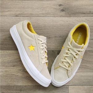 Converse All Star Chuck Taylor Low Beige Tan Cream Yellow Suede sneakers Y2K